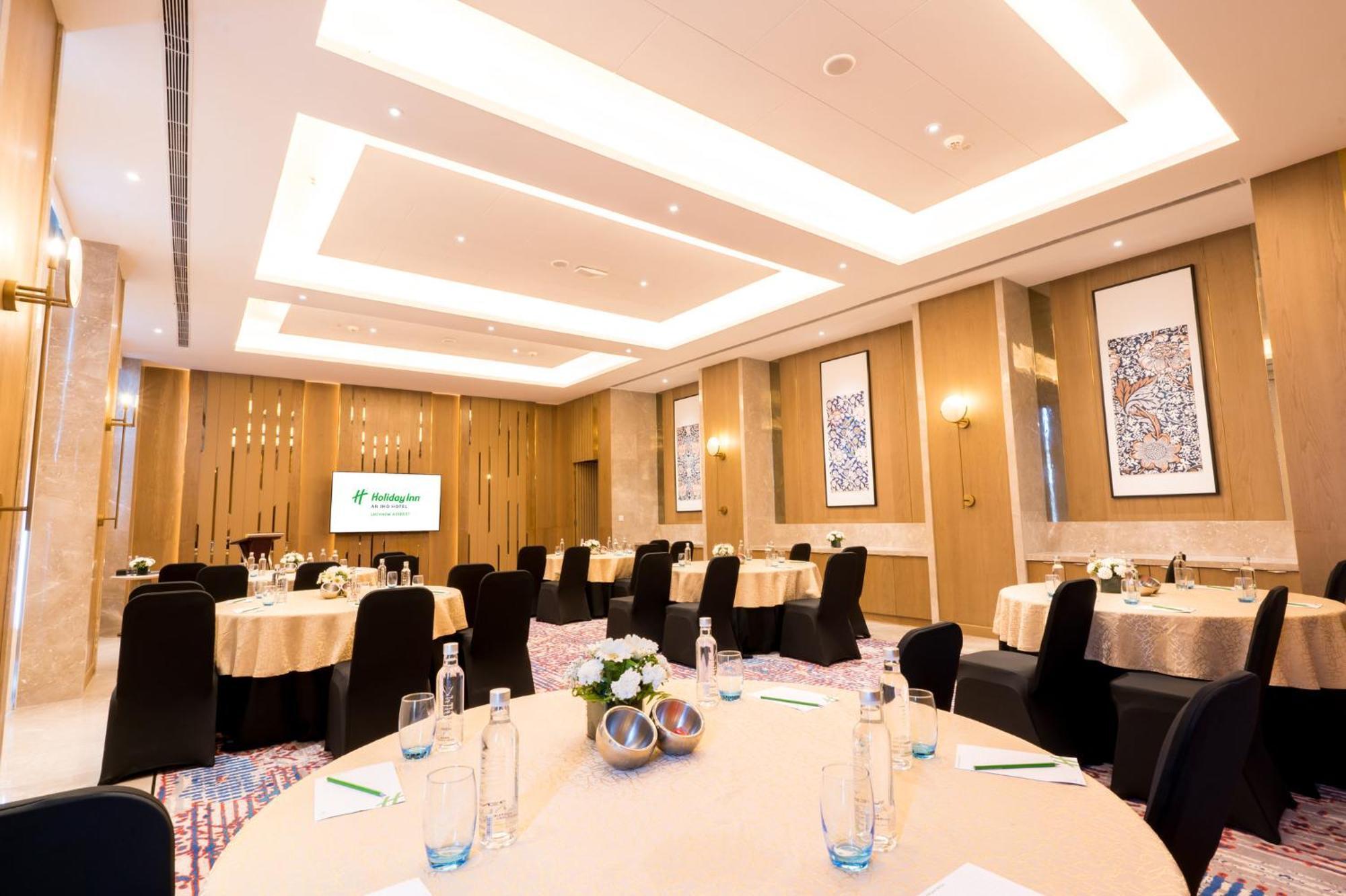 Holiday Inn Lucknow Airport By Ihg Buitenkant foto