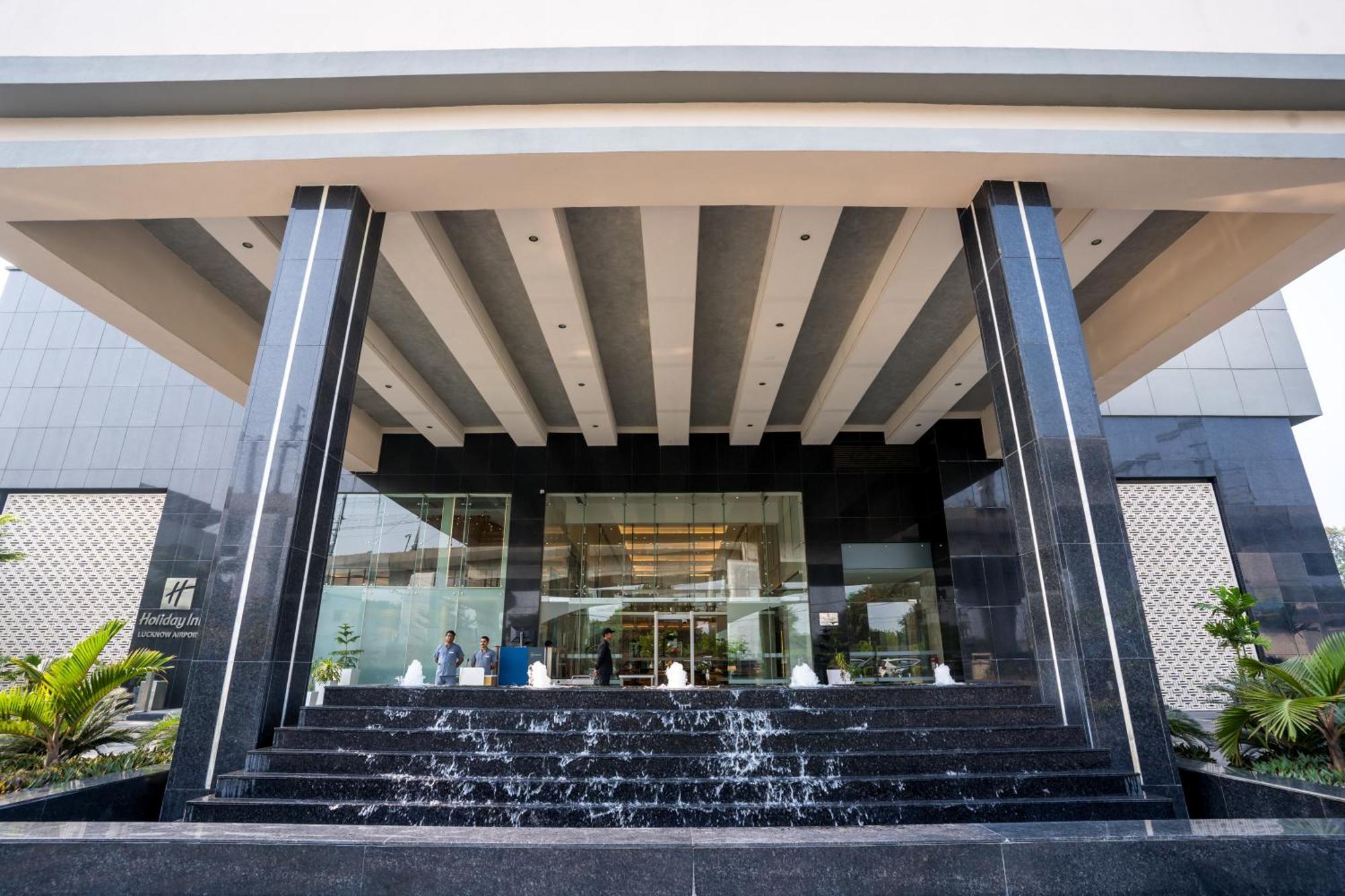 Holiday Inn Lucknow Airport By Ihg Buitenkant foto