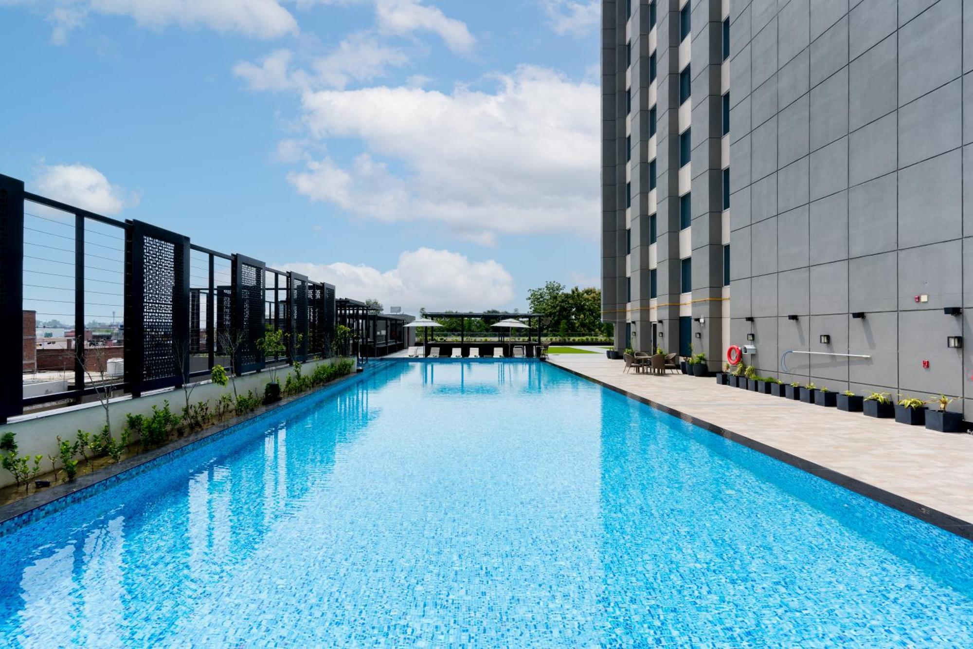Holiday Inn Lucknow Airport By Ihg Buitenkant foto
