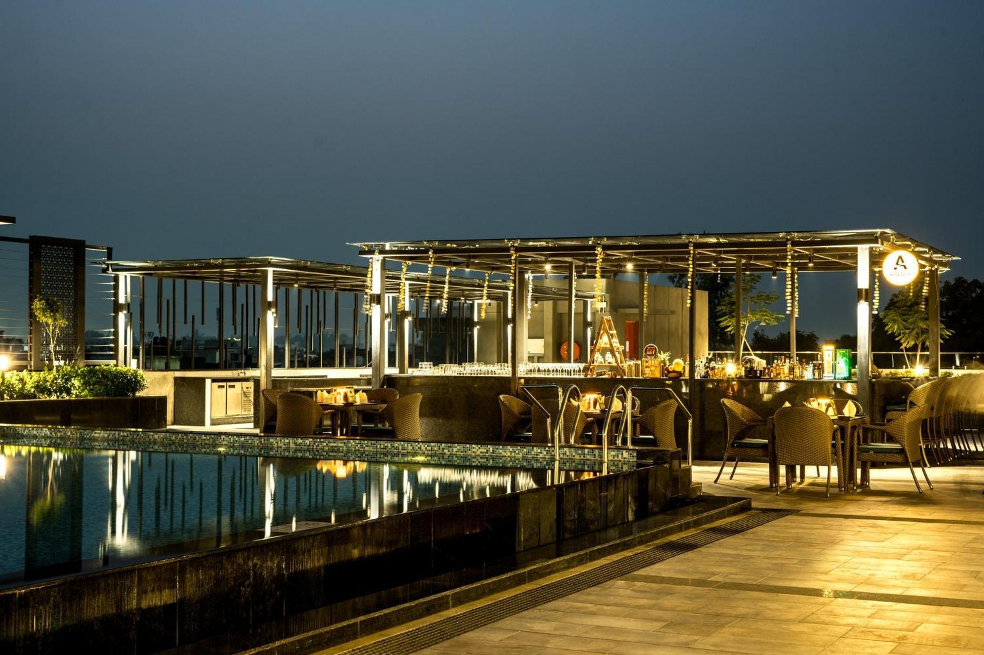 Holiday Inn Lucknow Airport By Ihg Buitenkant foto