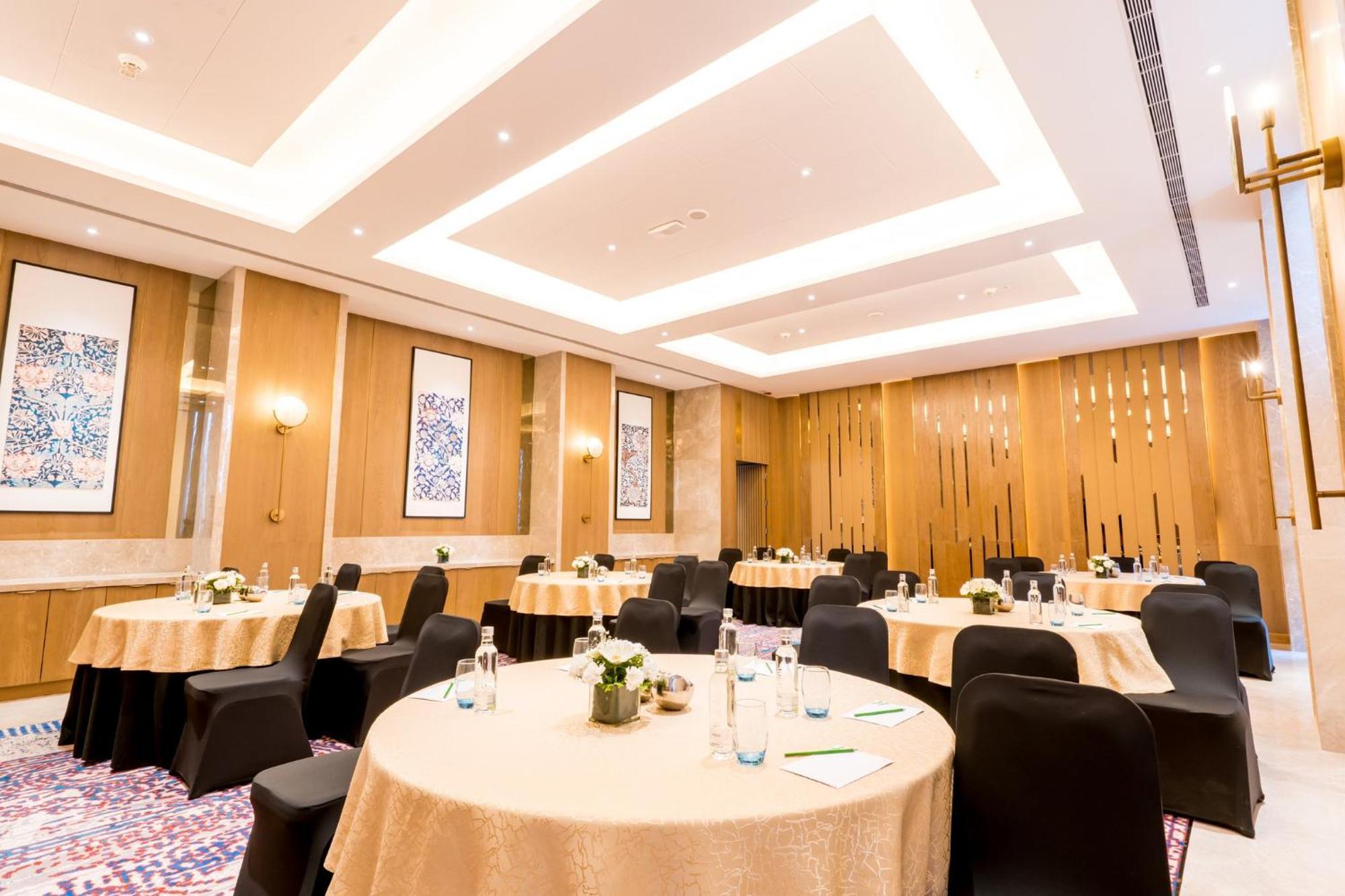 Holiday Inn Lucknow Airport By Ihg Buitenkant foto